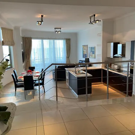 By The Sea Apartman